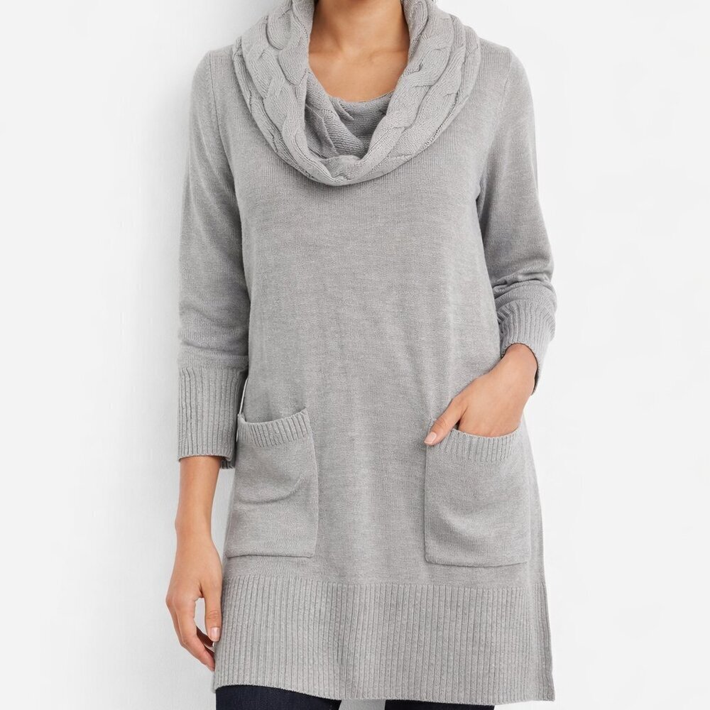 New York & Company SOHO Gray Long Sleeve Scoop Neck Small Tunic Sweater